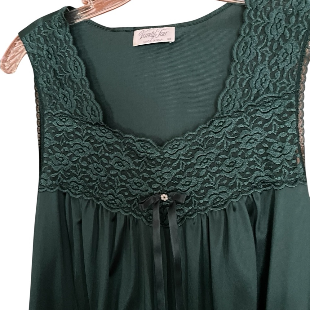 Vintage Vanity Fair Sz M Emerald Green Nightgown